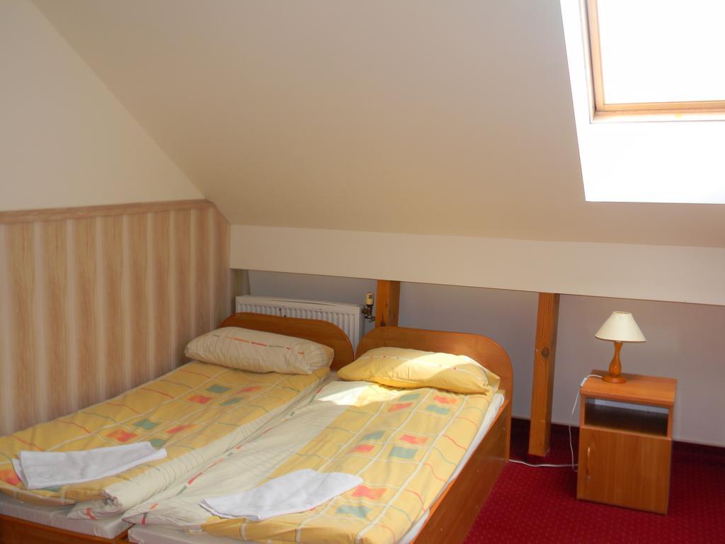 Motel Prohibicja Peter's Pub Mikołajki Pokój zdjęcie
